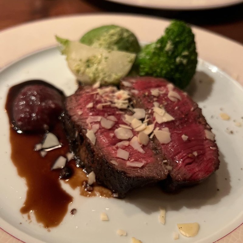 (神楽坂しゅうご （カグラザカシュウゴ）)