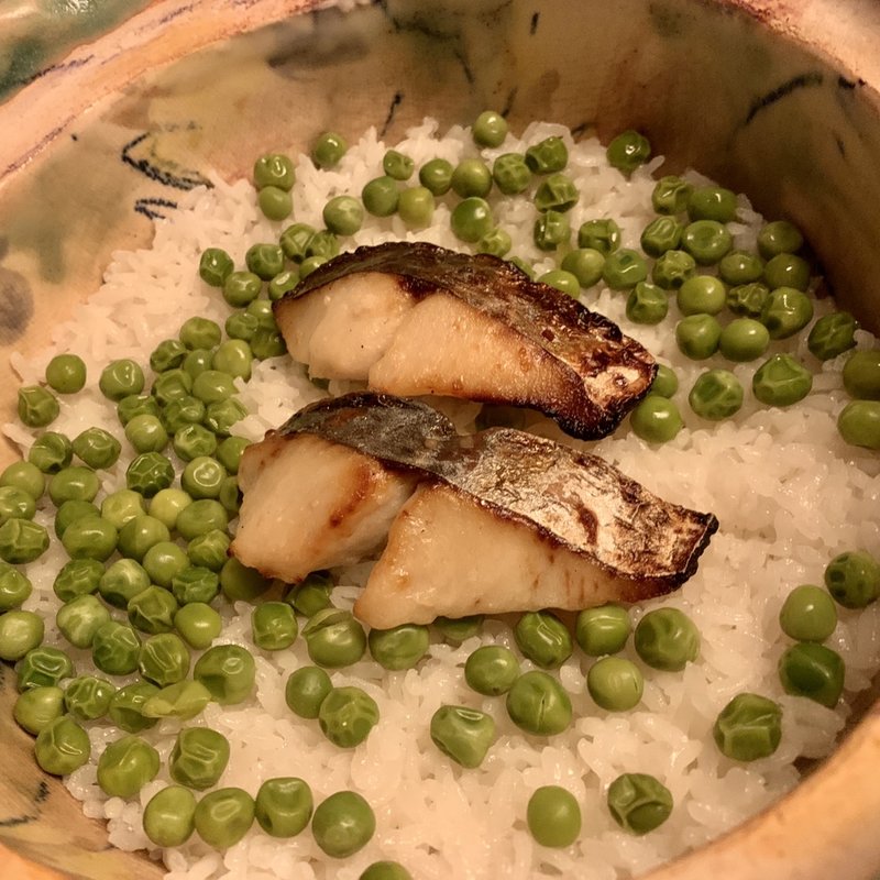 グリーンピースと西京漬の土鍋ご飯(界　阿蘇)