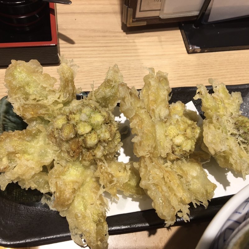 ふきのとうの天婦羅(うどん酒場七右衛門　新伝馬町店)