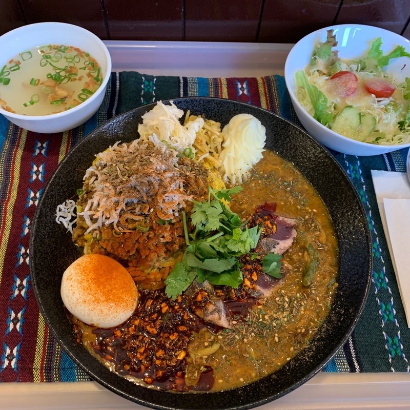 2種あいがけ 薬膳カレー/シェフの気まぐれスパイスカレー(SPICE BEAR)