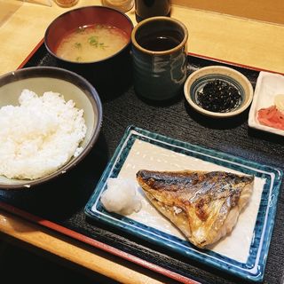 さば塩焼き定食(魚玉 （うおたま）)