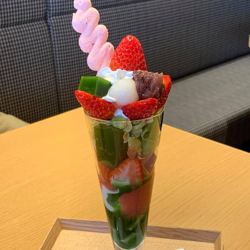 いちご抹茶パフェ(伊藤久右衛門 本店)
