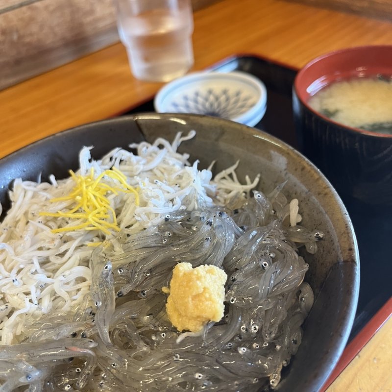 Ｗしらす丼(貝新)