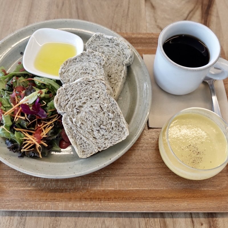 パンとスープのモーニングセット(樂園CAFÉ)