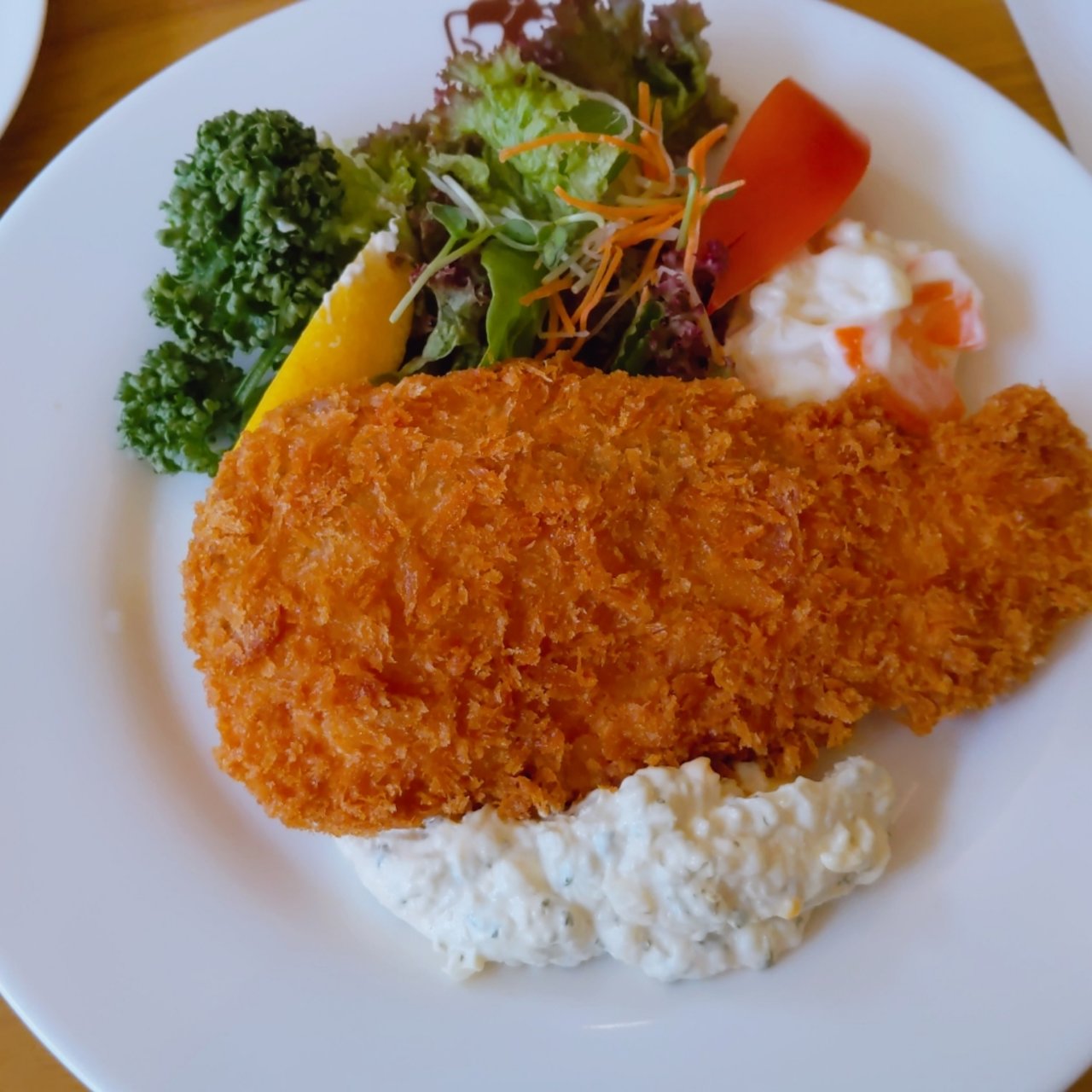 サーモンフライ ランチョン の口コミ一覧 おいしい一皿が集まるグルメコミュニティサービス Sarah