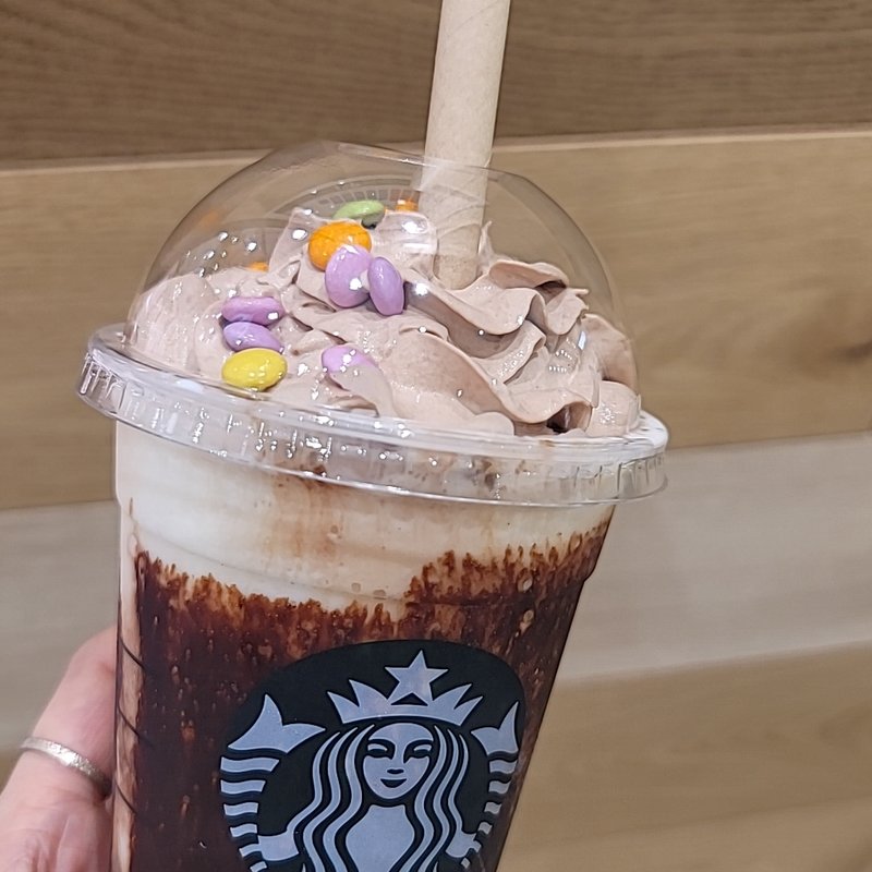 チョコバナナナバナナ フラペチーノ

(スターバックス)