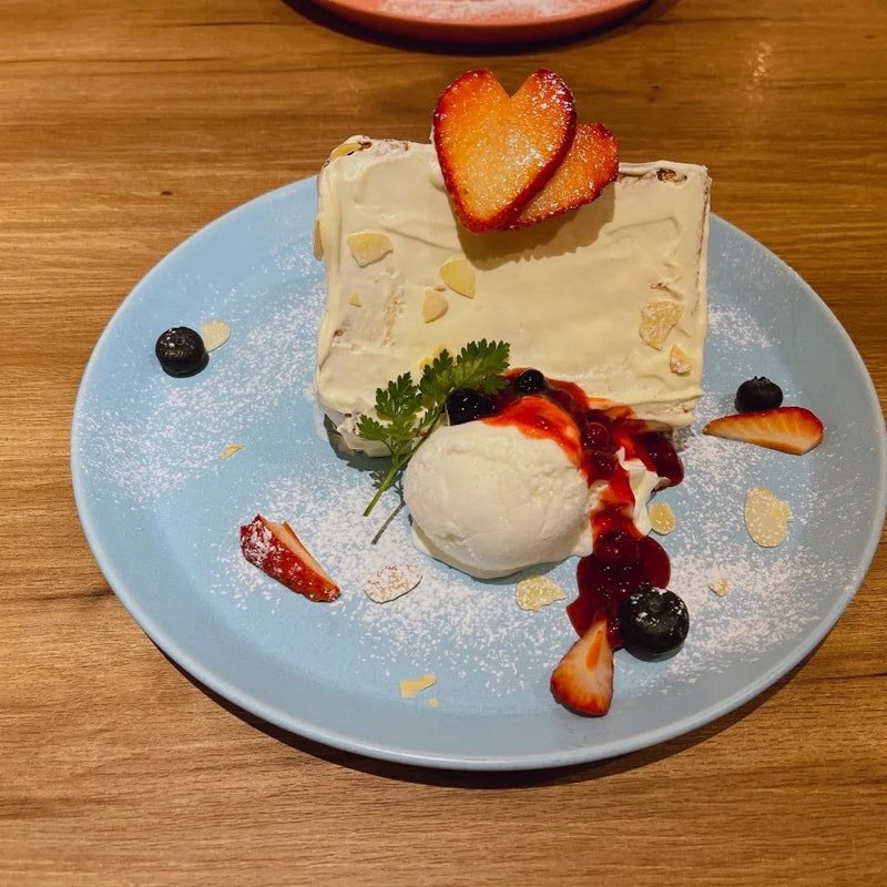 手作りマスカルポーネクリームシフォンケーキ(cafe locally ルミネ横浜)