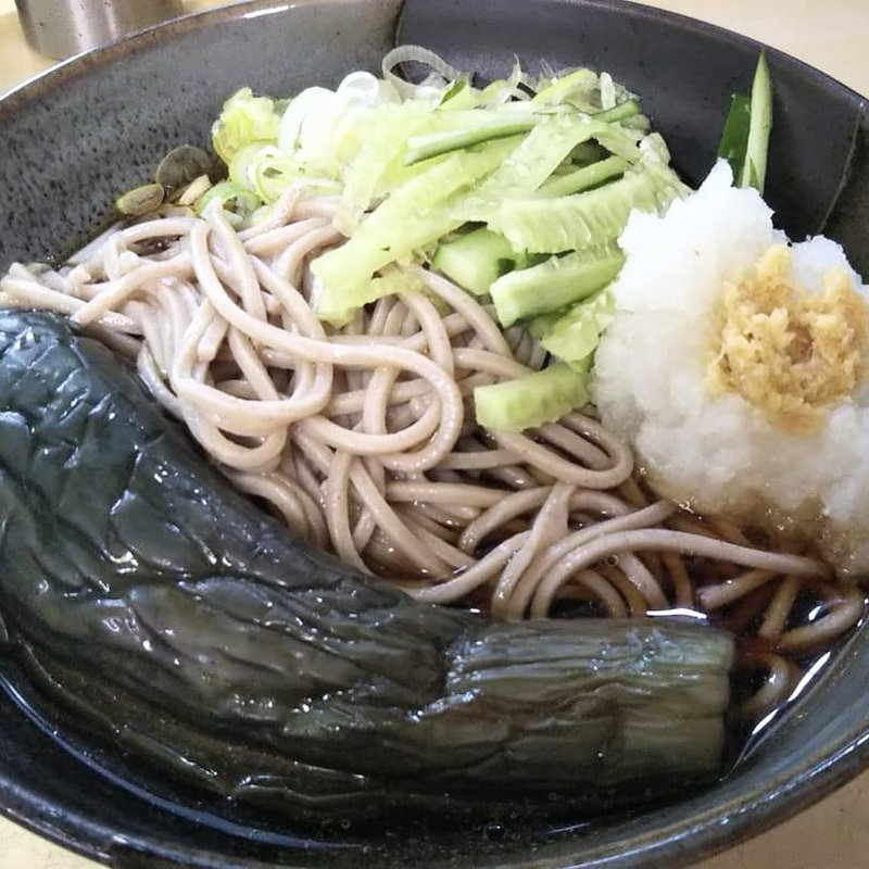 冷やし長茄子冷やしそば(相州そば本店・工場)