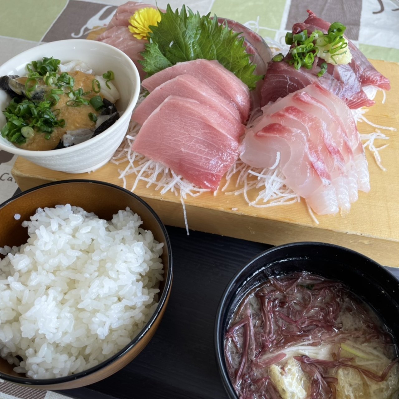 上刺身定食(ヤマタくん)の口コミ一覧 | No.1のメニューが見つかる外食