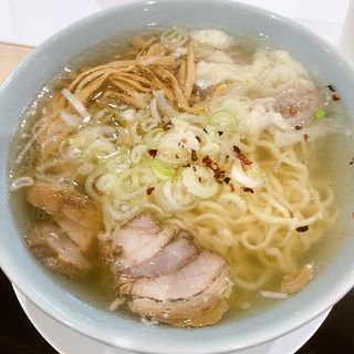 ワンタン麺(喜多方ラーメンとし食堂)