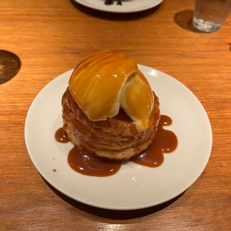 アップルパイアラモード(キャラメルソース)(SHUTTERS 自由が丘)