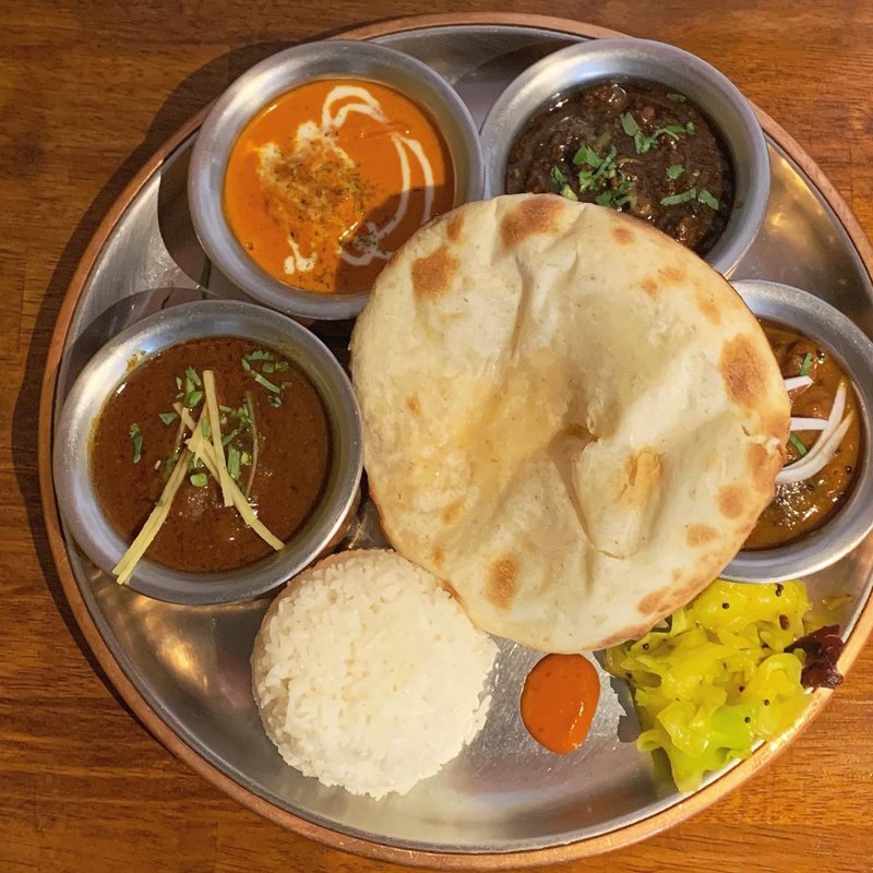 カレー4種　チーズクルチャ+半ライス(シバカリー ワラ （shiva curry wara）)