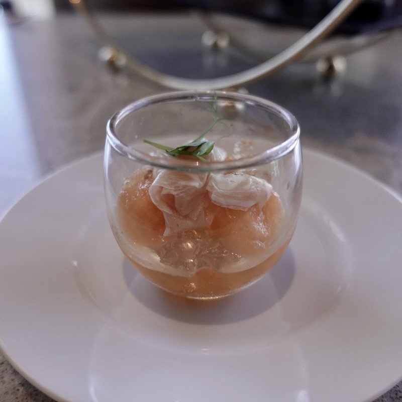 プロシュート 赤肉メロン ボトルホワイトワイン(ザ・ロビーラウンジ)