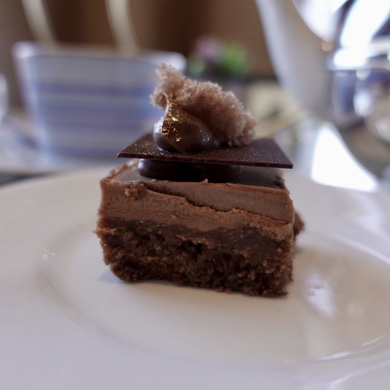 ミルクチョコレートクランチバー(ザ・ロビーラウンジ)