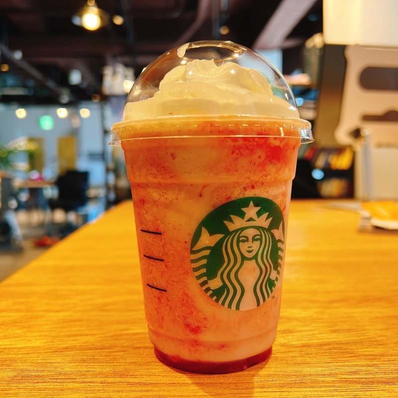 スターバックス ストロベリー フラペチーノ(スターバックス・コーヒー 都営神保町駅店)