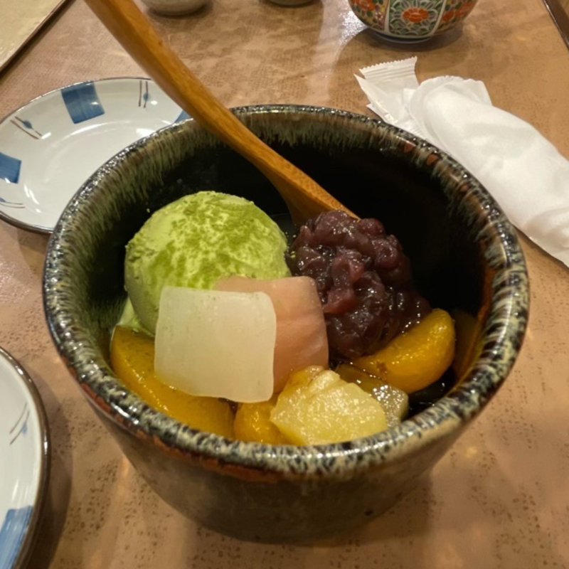 抹茶アイスあんみつ(手打ちそば 深山（みやま）)