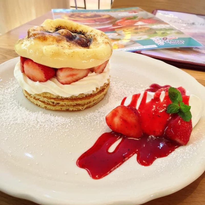 いちごのブリュレパンケーキ(オリジナルパンケーキハウス 吉祥寺店 （The Original PANCAKE HOUSE）)