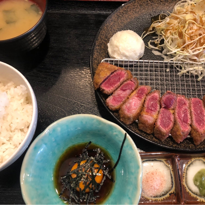 牛かつ定食小とろろなし(うし寅)