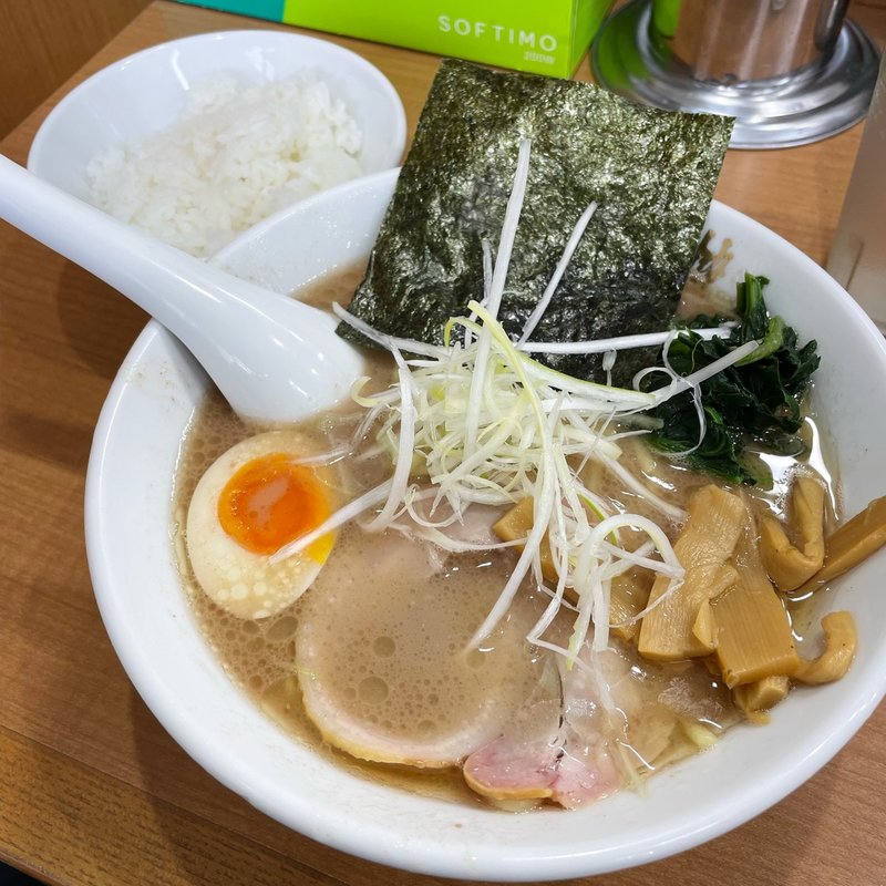 しお豚骨らーめん(綾瀬ラーメン 粋)