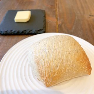 自家製パン（ランチコース）(バラックシュシュ)