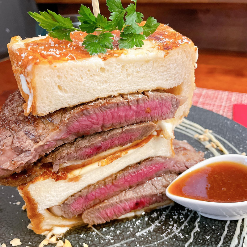 ステーキサンド(コーヒー＆トースト)