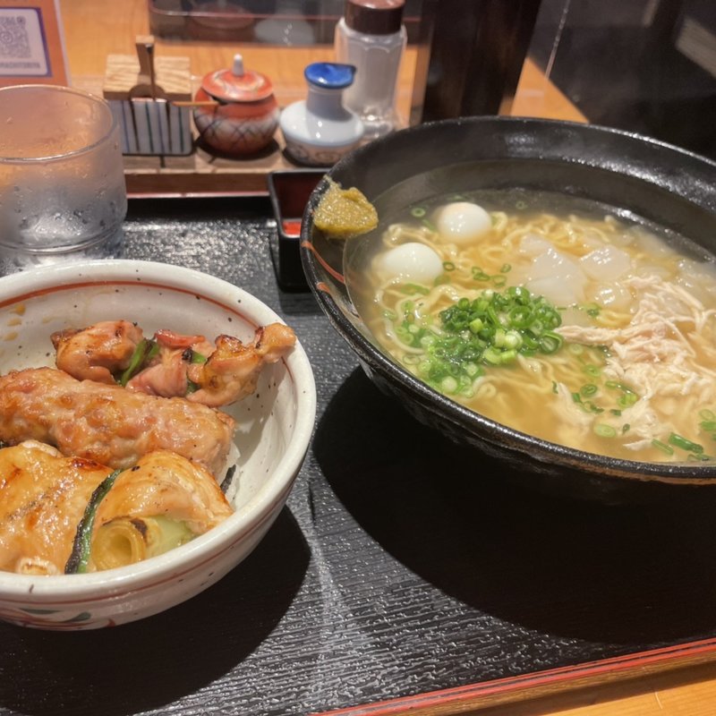 鳥そば焼き鳥小丼付き(むろまち鳥や （むろまちとりや）)