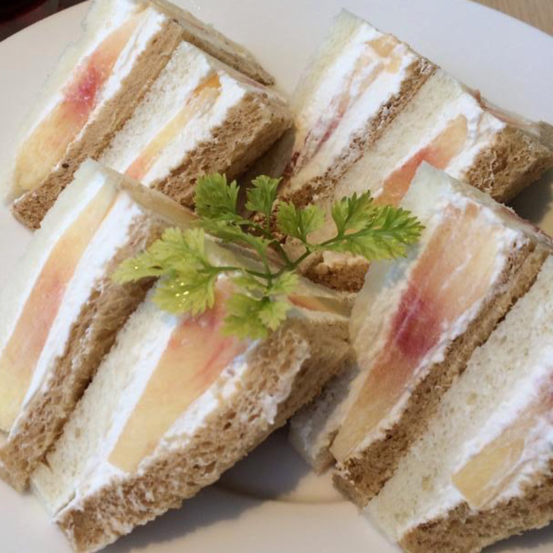 桃のサンドイッチ(京橋千疋屋 東急吉祥寺店 )