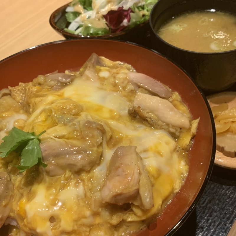半熟とろっとろ比内地鶏の親子丼(神楽坂 今井屋本店)