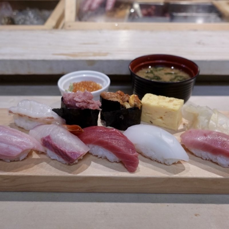 華(すし虎杖 （スシイタドリ）)