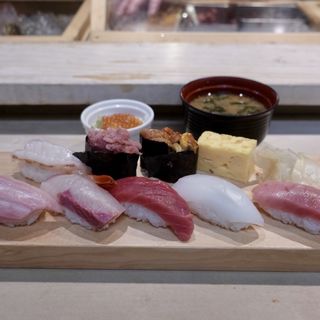 華(すし虎杖 （スシイタドリ）)