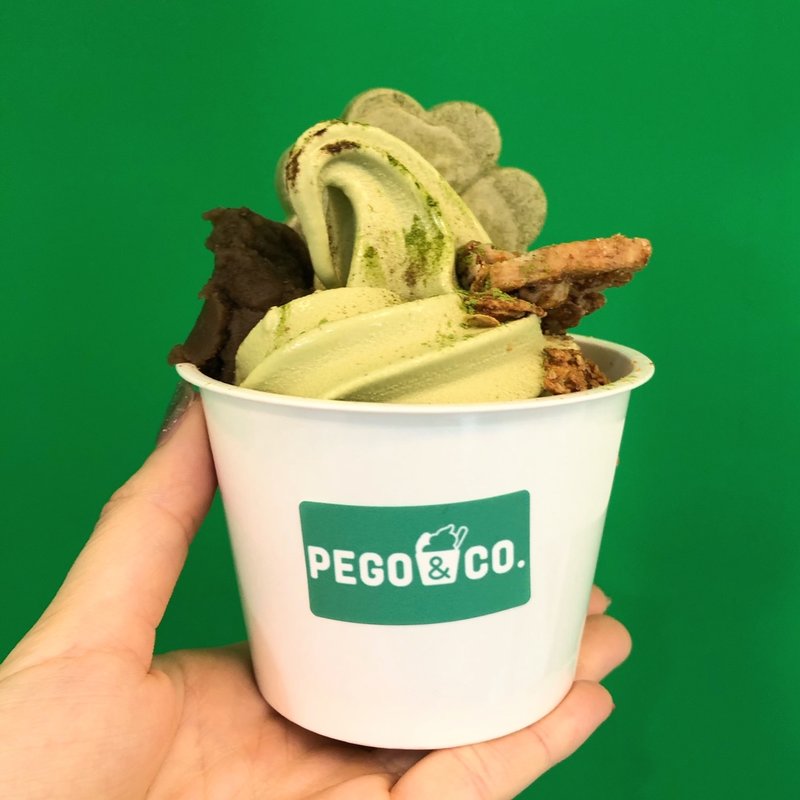 PEGOソフト(抹茶ソイラテソフト×ほうじ茶あん×グラノーラ）(PEGO＆CO. 世田谷店（ペゴあんこ せたがやてん）)