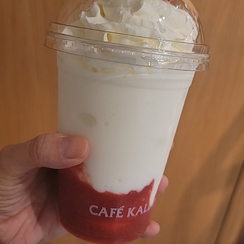 フローズンドリンク　ストロベリーミルク(カフェカルディーノ
池袋ショッピングパーク店(東京))