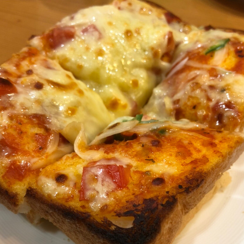 たっぷりたまごのピザトースト(コメダ珈琲店 大阪土佐堀店 )