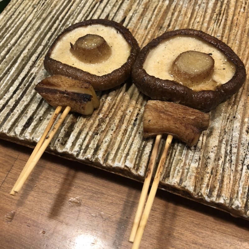 肉厚しいたけ(炭焼モータープール　so-sin)
