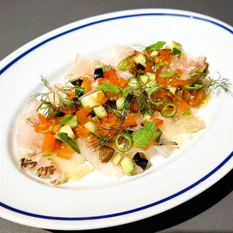 カラブリア風ハーブと青唐辛子のカルパッチョ(o/sio FUKUOKA)