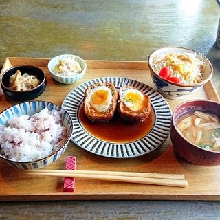 スコッチエッグ定食(ジョイ トリップ カフェ （JOY TRIP CAFE）)