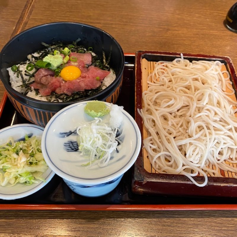 ざるそばとマグロ丼セット(尾張屋)