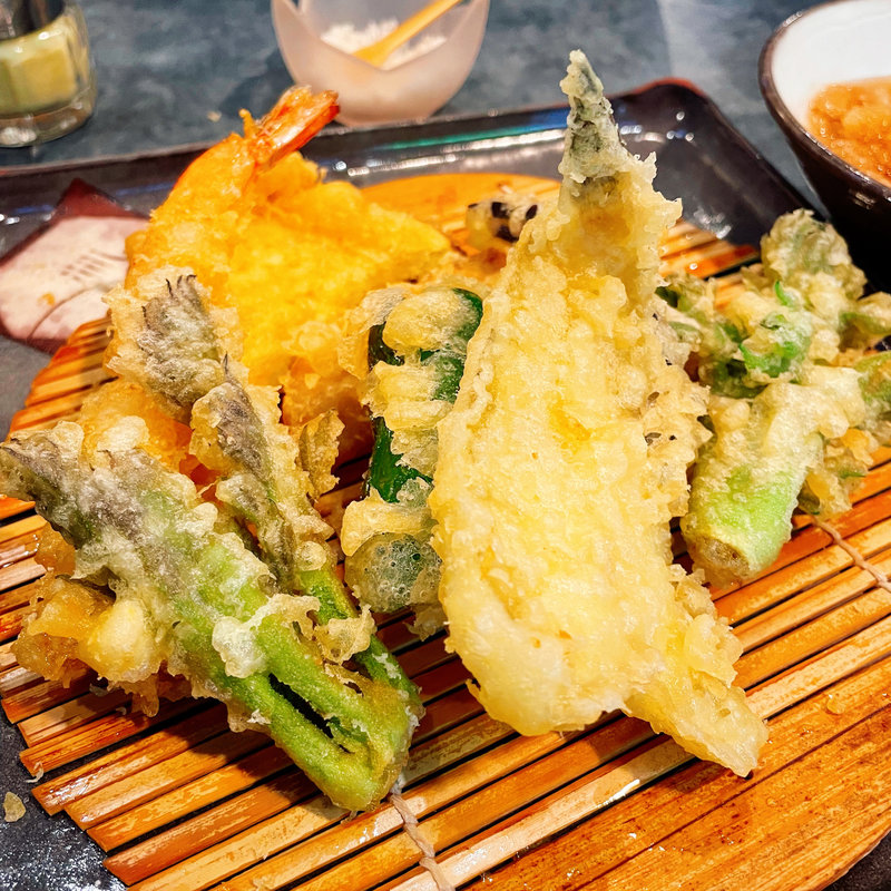 てんてん定食＋たらの芽、うどの芽(天ぷら家 てんてん （てんぷらや てんてん）)