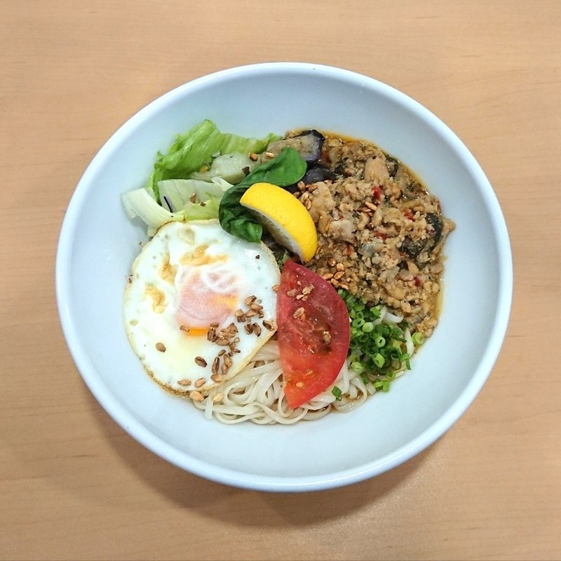 稲庭うどんのエスニック風まぜそば(ジョナサン 宮前平店)