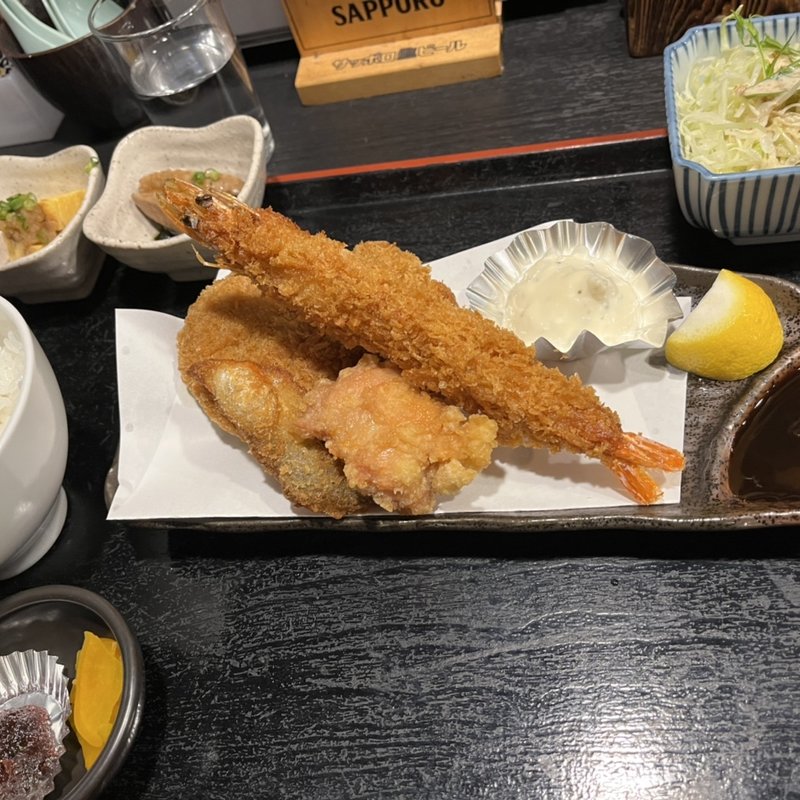 満腹ミックスフライ定食(居酒屋 ○○家(まるまるや))