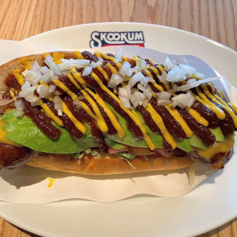 スーカムドック(SKOOKUM HOTDOG DINER)