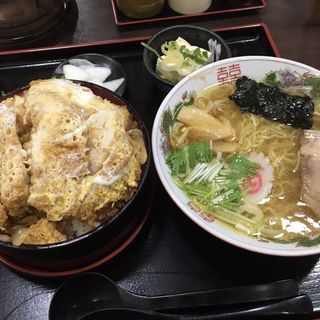 カツ丼半ラーメン定食(久美食堂)