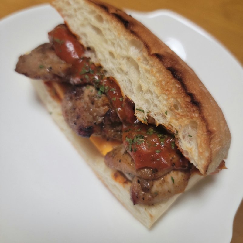 アルポルト監修フォカッチャサンド
ハーブチキン(セブンイレブン)