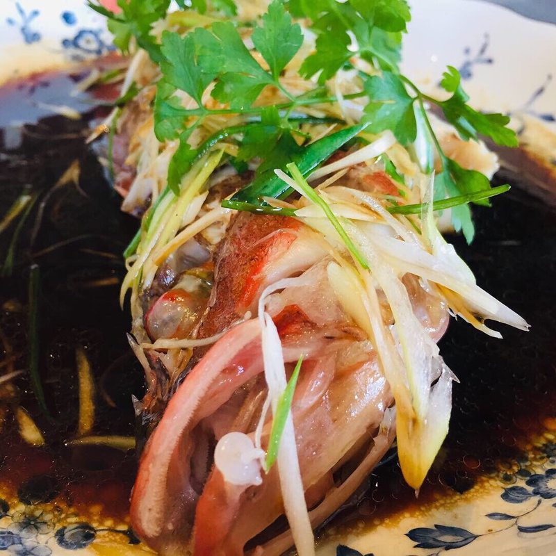 清蒸鮮魚(中国料理 杏仁香 （チュウゴクリョウリ アンニンシャン）)