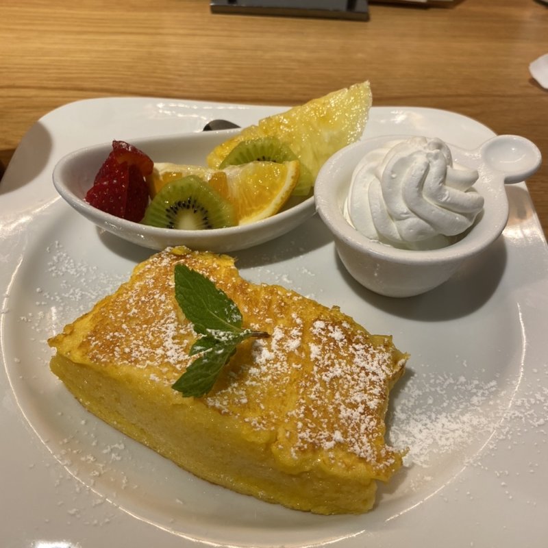 フルーツMIX ふわっとろフレンチトースト(むさしの森珈琲　三鷹牟礼店)