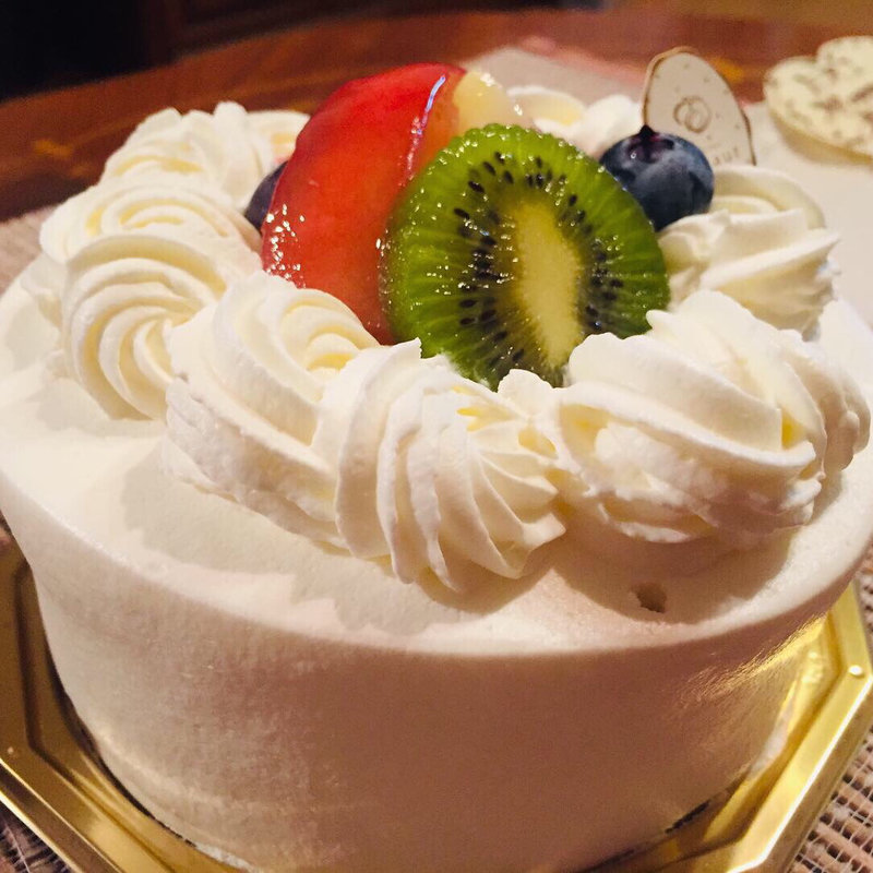 世界一パティシエールのバースデーケーキ(アンオー （en haut）)