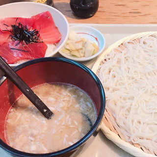 稲庭うどん七蔵特製スープつけ麺 まぐろ漬け丼(稲庭うどん 七蔵)