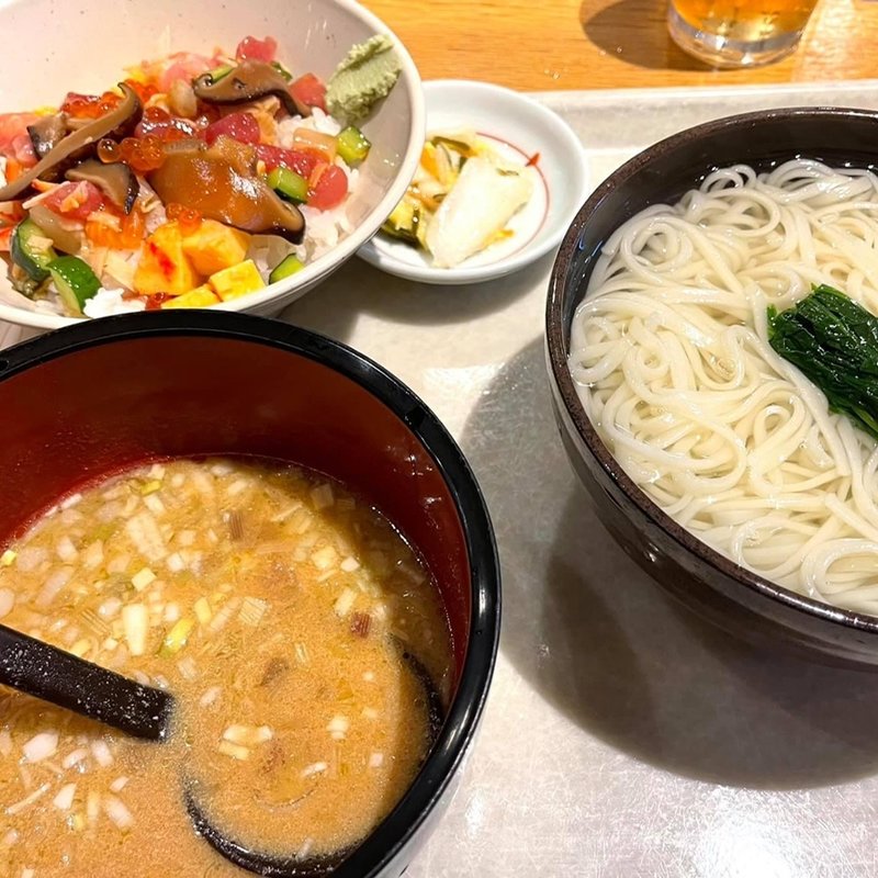 稲庭うどん温麺 ばらちらし丼(稲庭うどん 七蔵)