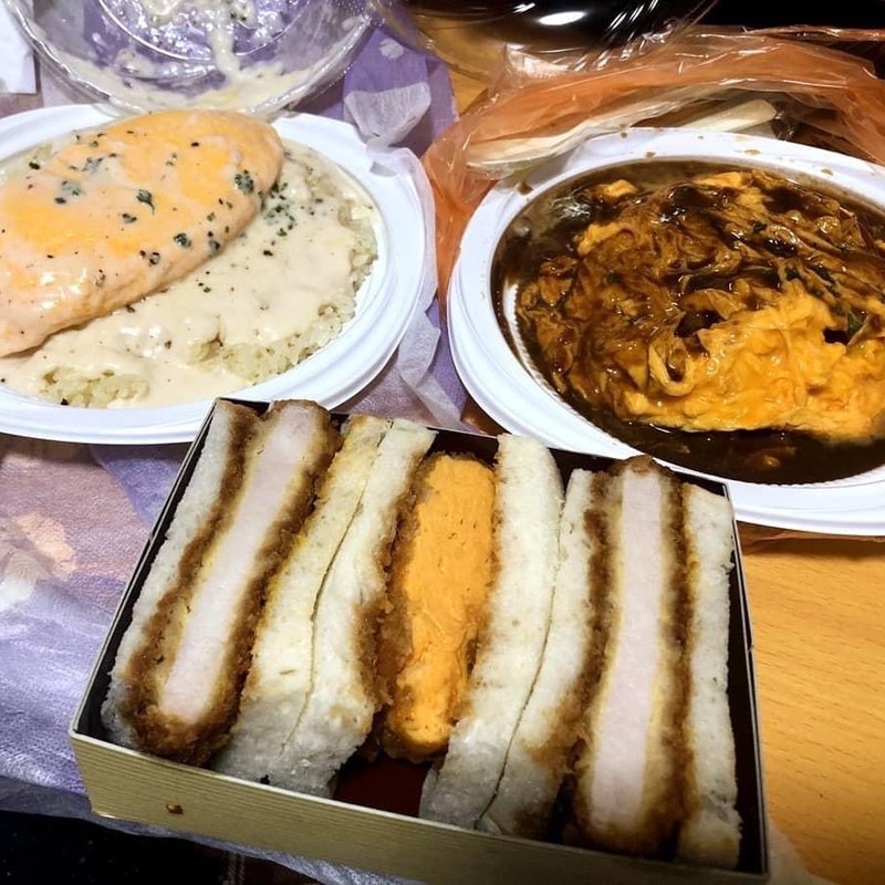 オムライス&カツサンド(えぐぅ～ カフェ 国分寺店 （eggg Cafe）)