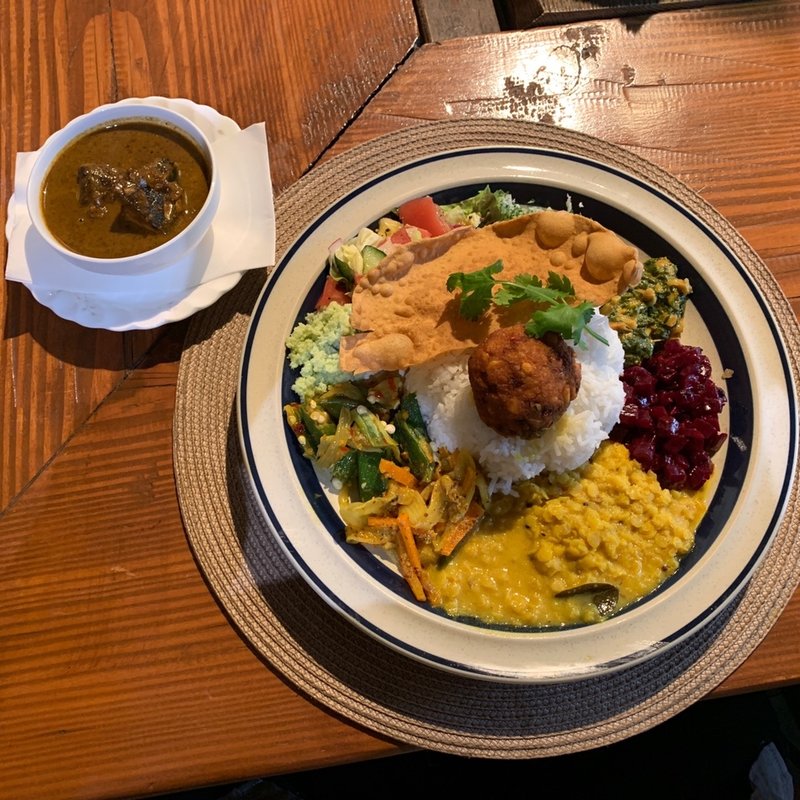 ホームメイドプレート(ミールス&ロティ バイ パハナ)